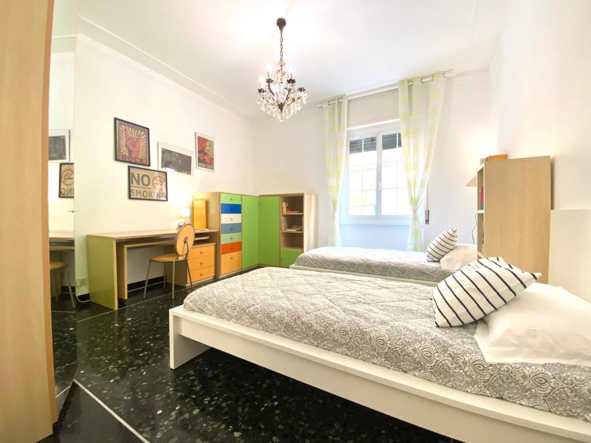 Casaviva- Ampio Appartamento Nei Vicoli Di Genova Exterior foto